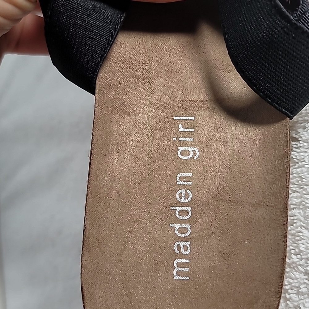 Madden Girl Ladies sandal - Picture 6 of 9